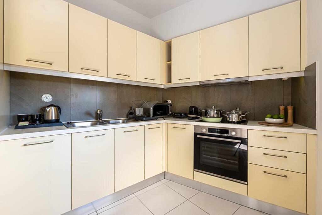 Apartamento Nh Urban Living In Nea Alikarnassos Heraclión Exterior foto
